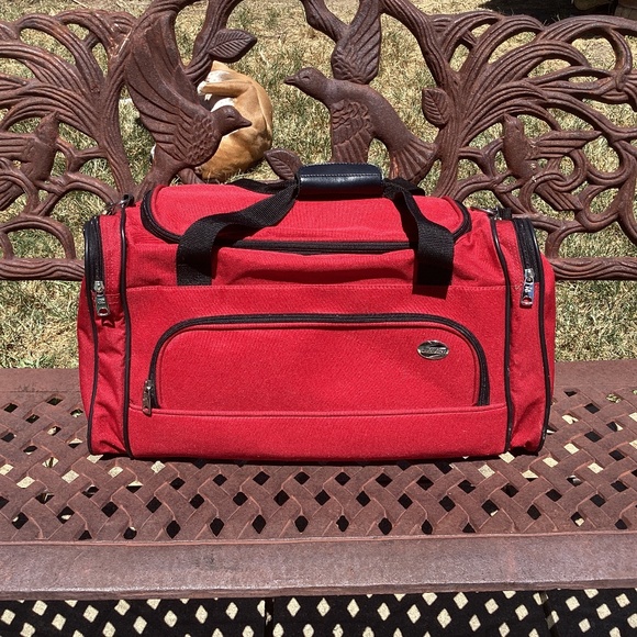 American Tourister Other - American Tourister Red Large Duffle Travel Luggage Bag